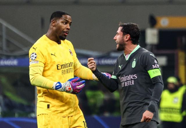 【现场】忍够了！3分藏不住问题，老实人丰塞卡开火