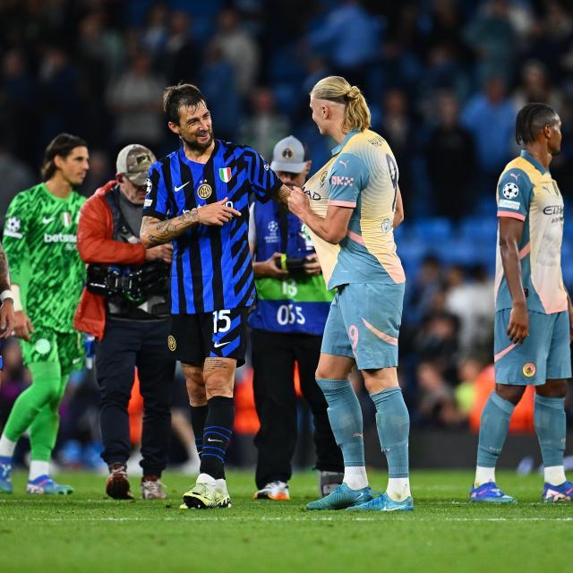 1726708151392095296.jpg 九游体育地址-各自留力周末大战,国米的一分比曼城含金量更高?