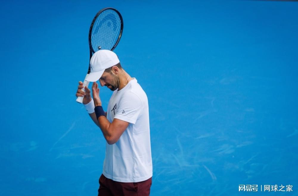 九游体育app登录-德约科维奇仅训练12分钟便显露痛苦状态,澳网前景引发担忧