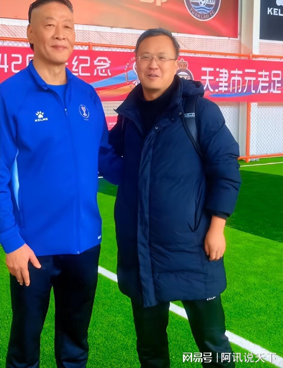 上海足球名宿，曾踢进奥运正赛，远离足坛近30年，如今身份不简单